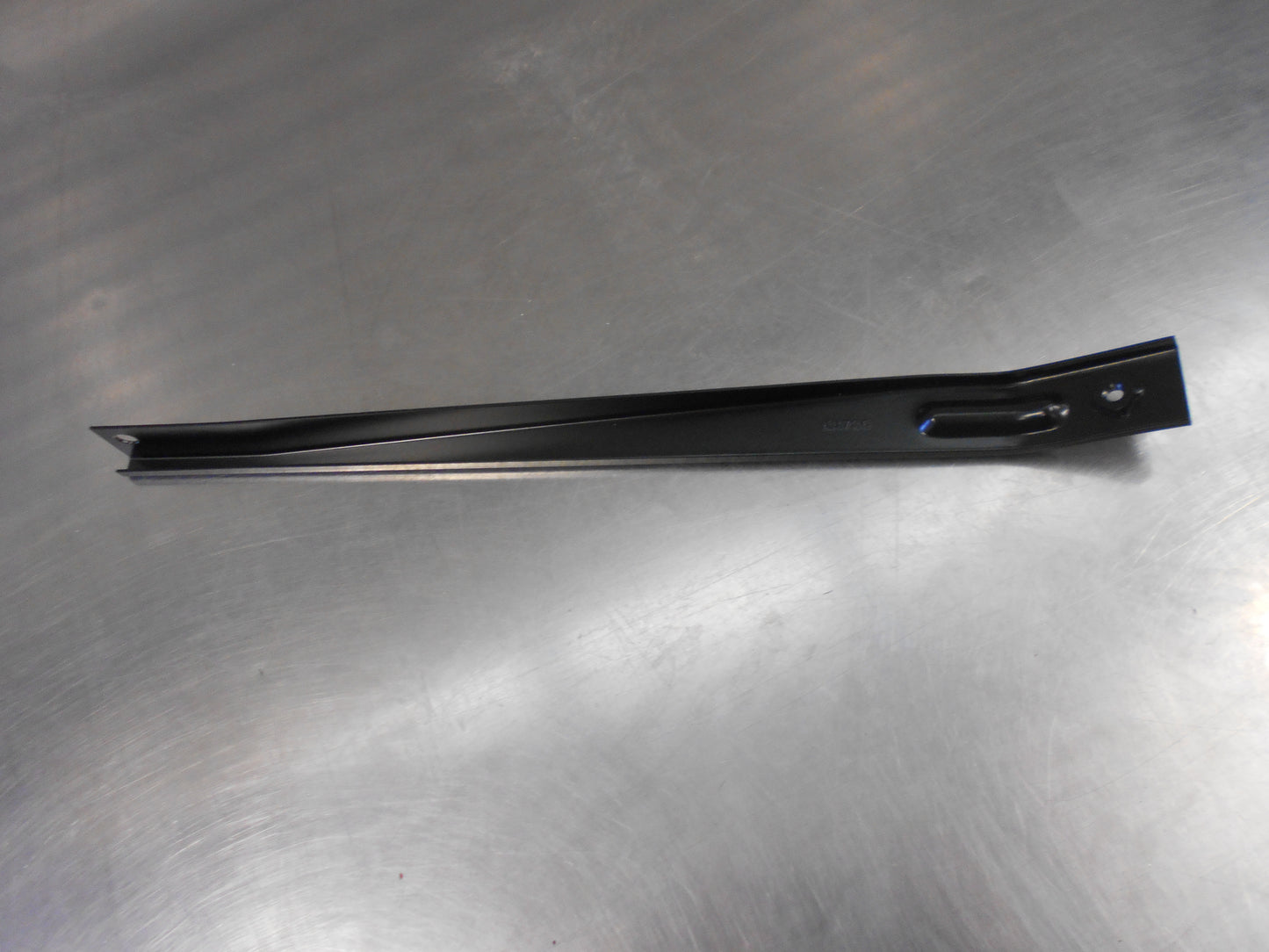 Isuzu FSR Genuine Mud Guard Stay Bracket New Part