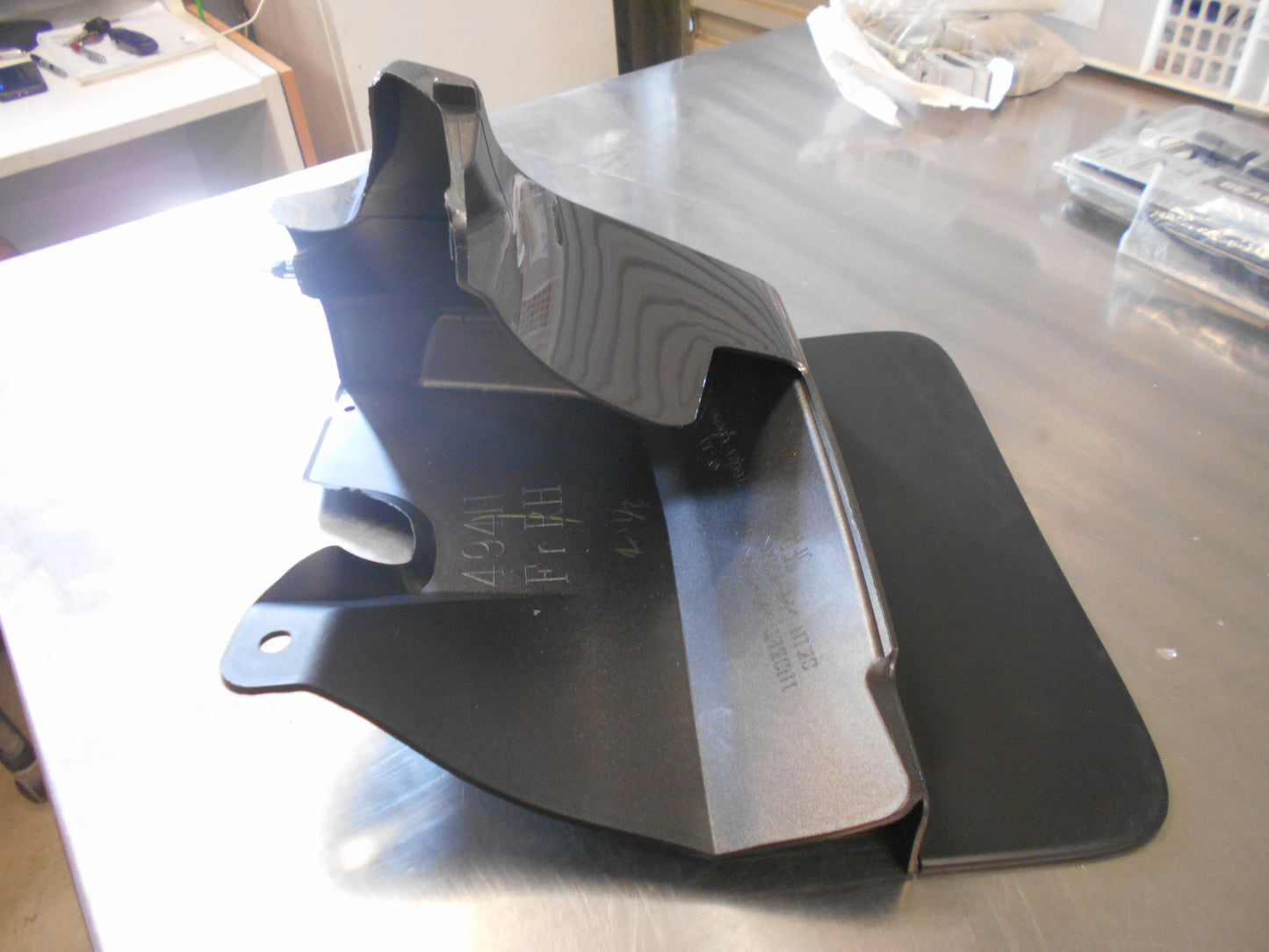 Toyota Landcruiser Prado Genuine Right Hand Front Mud Flap New Part