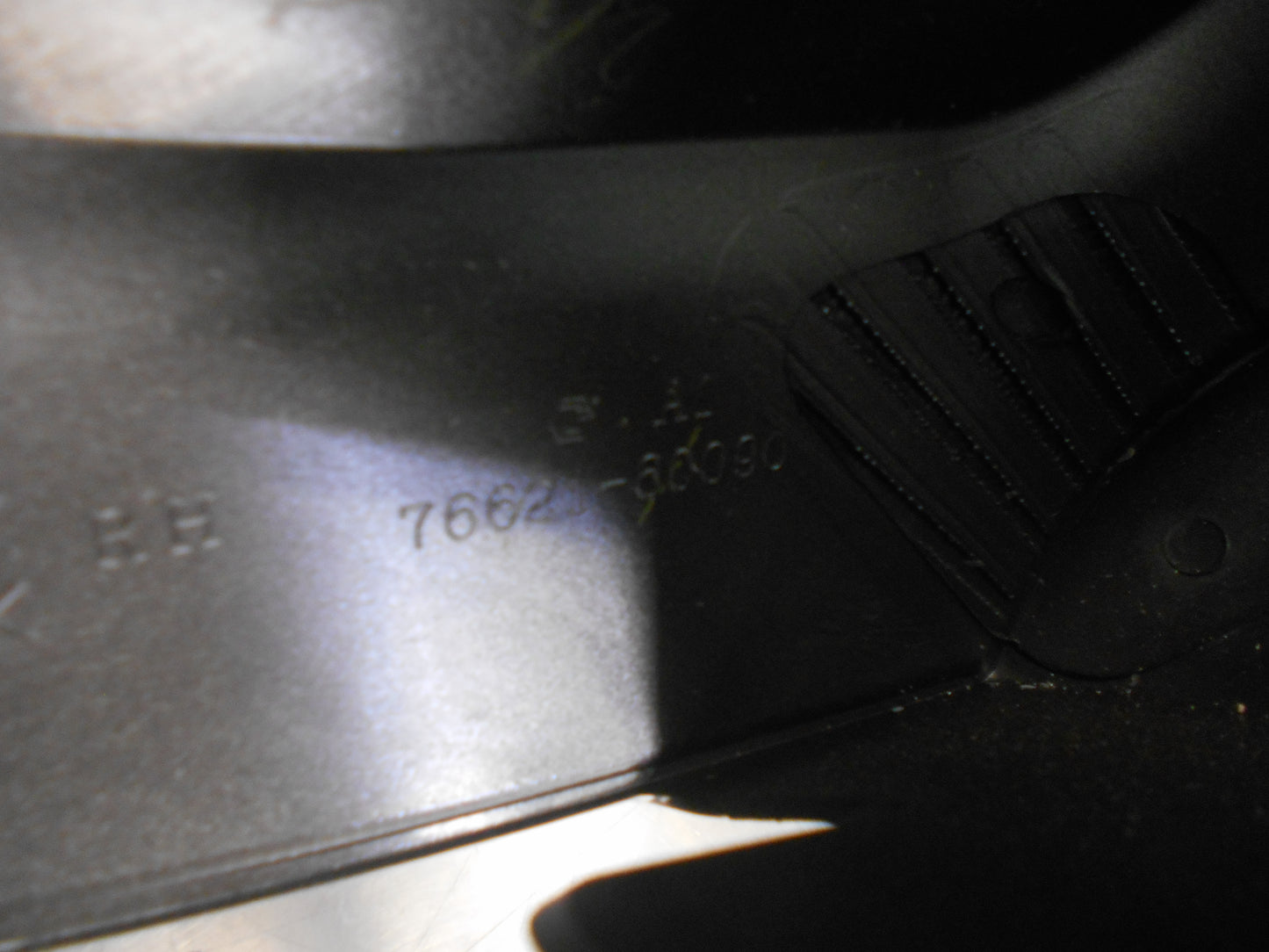 Toyota Landcruiser Prado Genuine Right Hand Front Mud Flap New Part