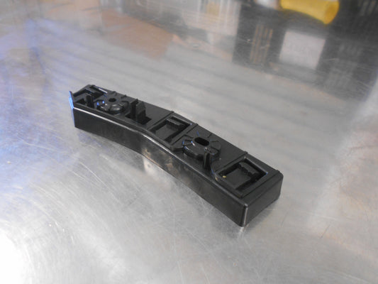 Jeep Cherokee Genuine Right Hand Bumper Mounting Bracket New Part
