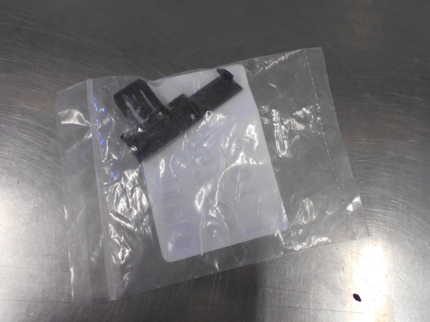 Holden VF Commodore Genuine Belt Molding Clip New Part