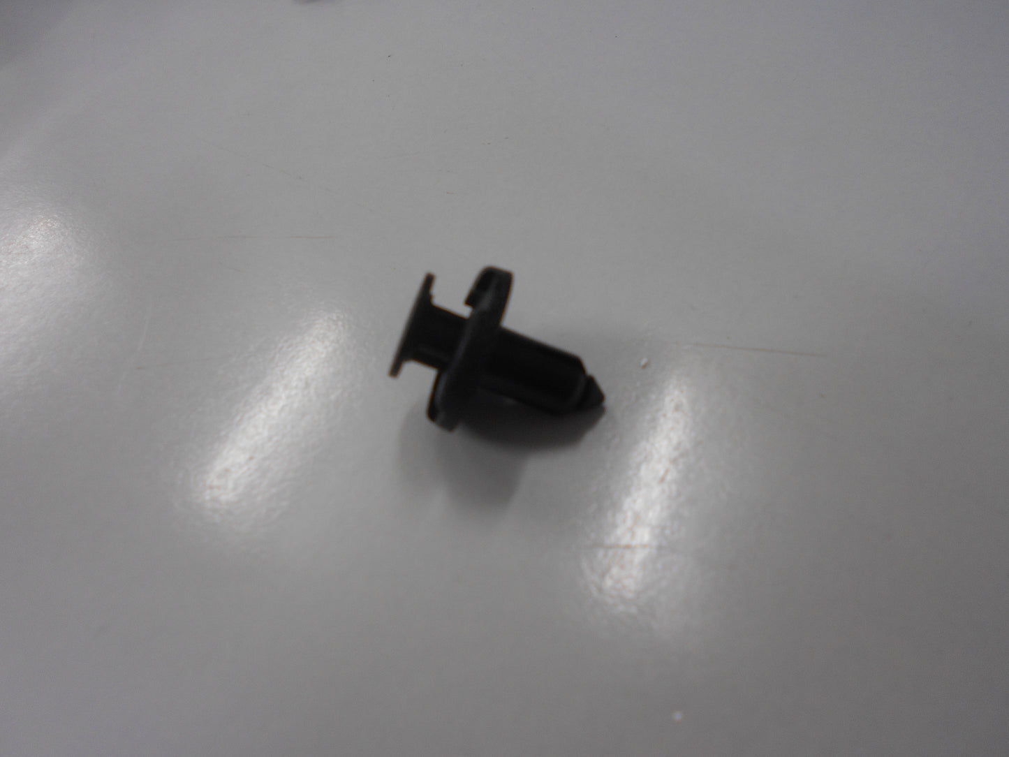 Nissan Genuine Push Button Trim Clip New Part