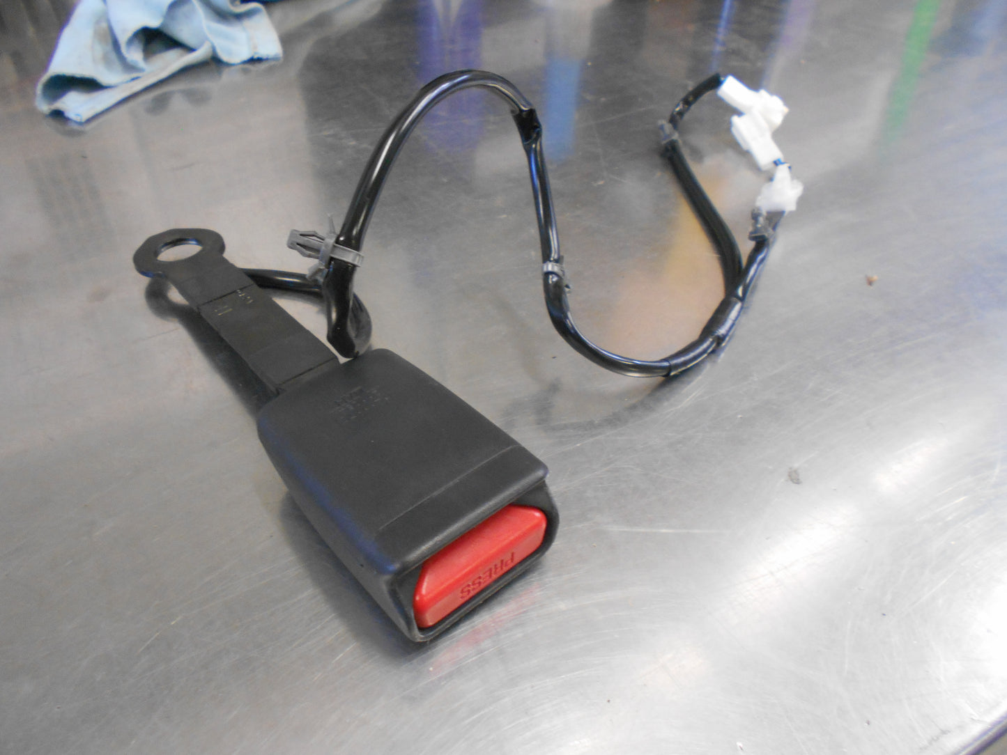 Nissan Navara NP300 Genuine Front Driver Seat Belt Used