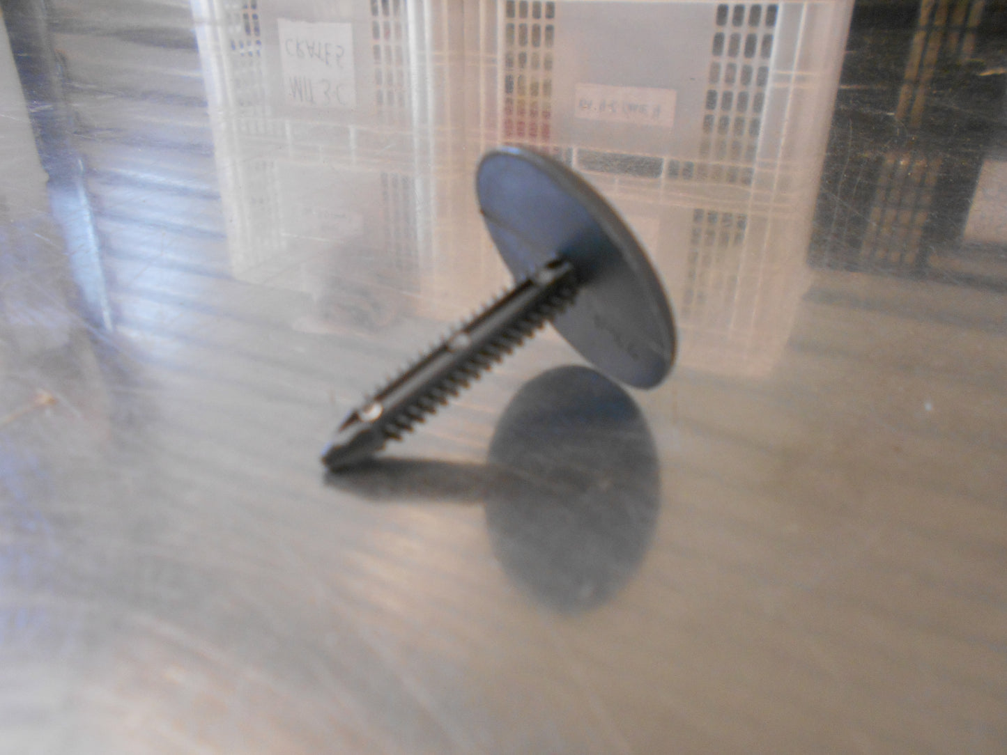 Holden VT VX VY VZ Commodore Genuine Retainer Trim Clip New Part