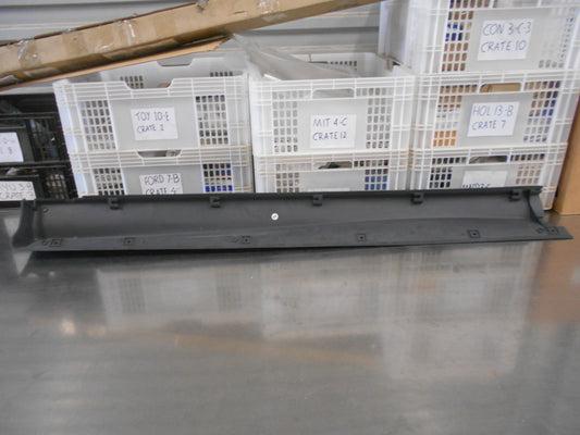 MItsubishi Magna Genuine Right Hand Rocker Panel Guard New Part