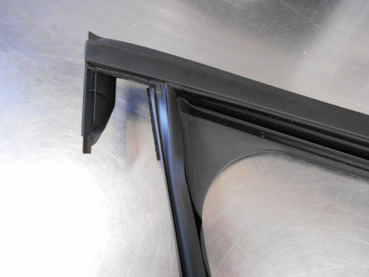 Peugeot 308 Genuine Right Door Glass Seal New Part