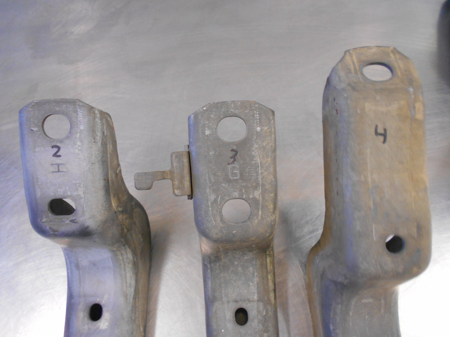 Left/Right Hand Side Step Bracket