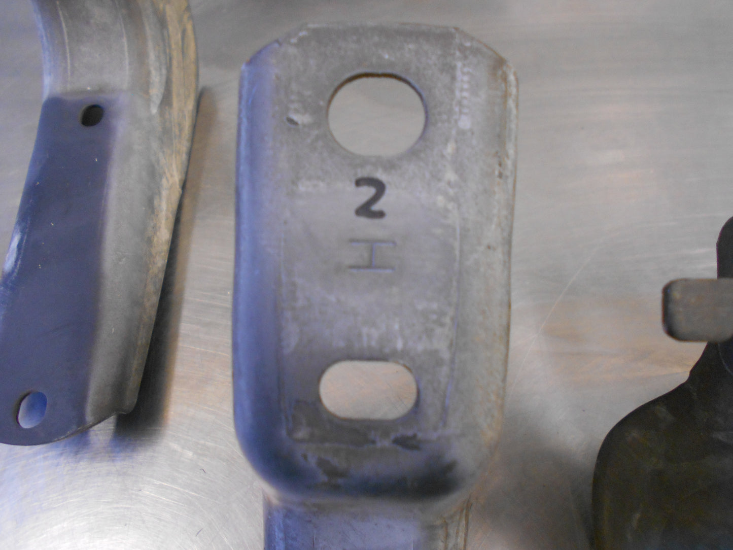 Left/Right Hand Side Step Bracket