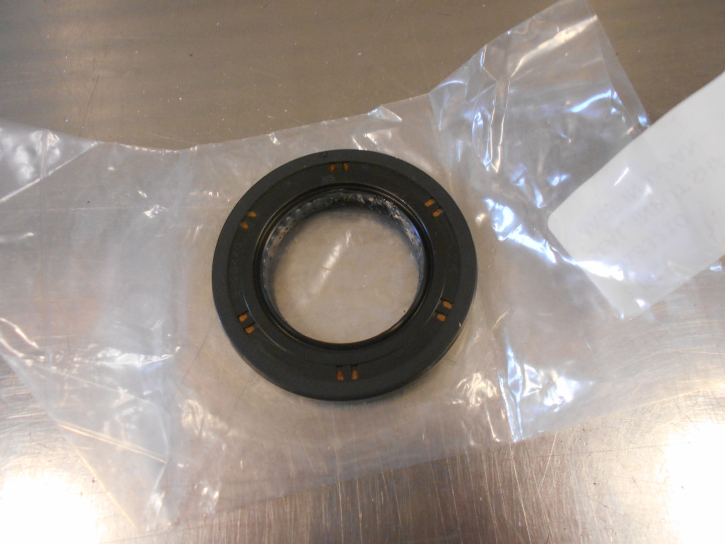 Holden Colorado/Hummer H3 Genuine Manual Transmission Input Shaft Seal New Part
