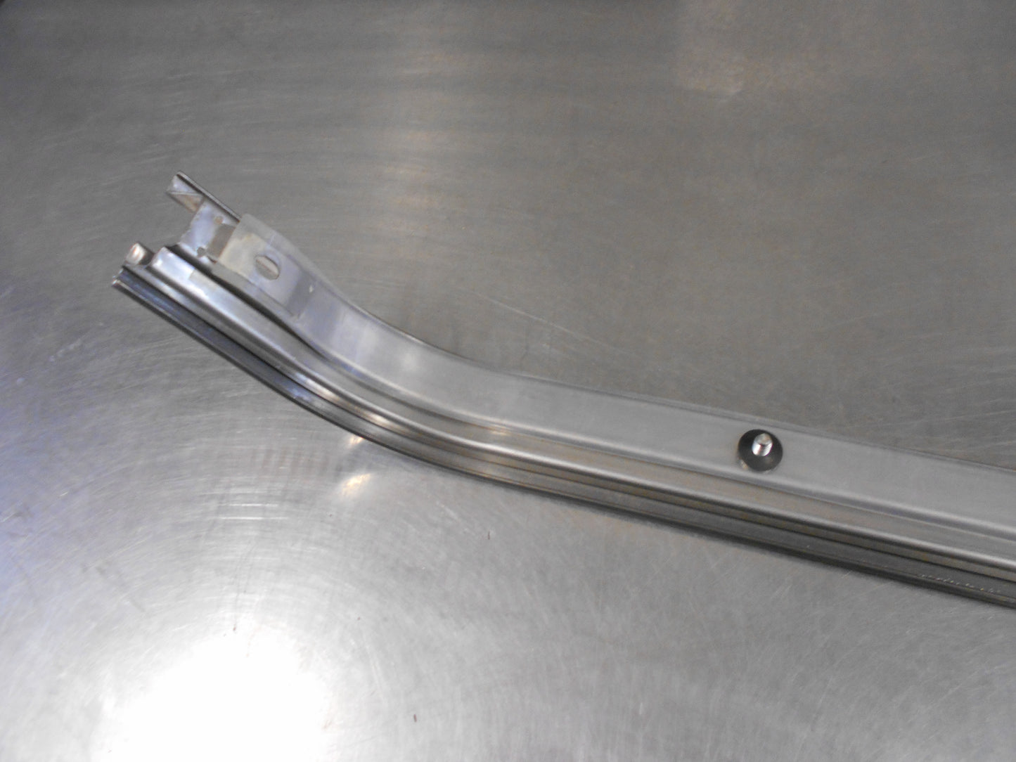 Mitsubishi Delica Genuine Centre Left Hand Rear Door Rail New Part