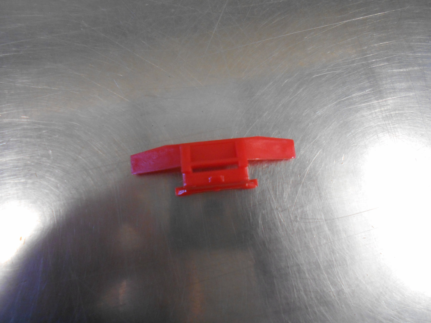 Mitsubishi ML Triton Genuine Drip Moulding Clip New Part