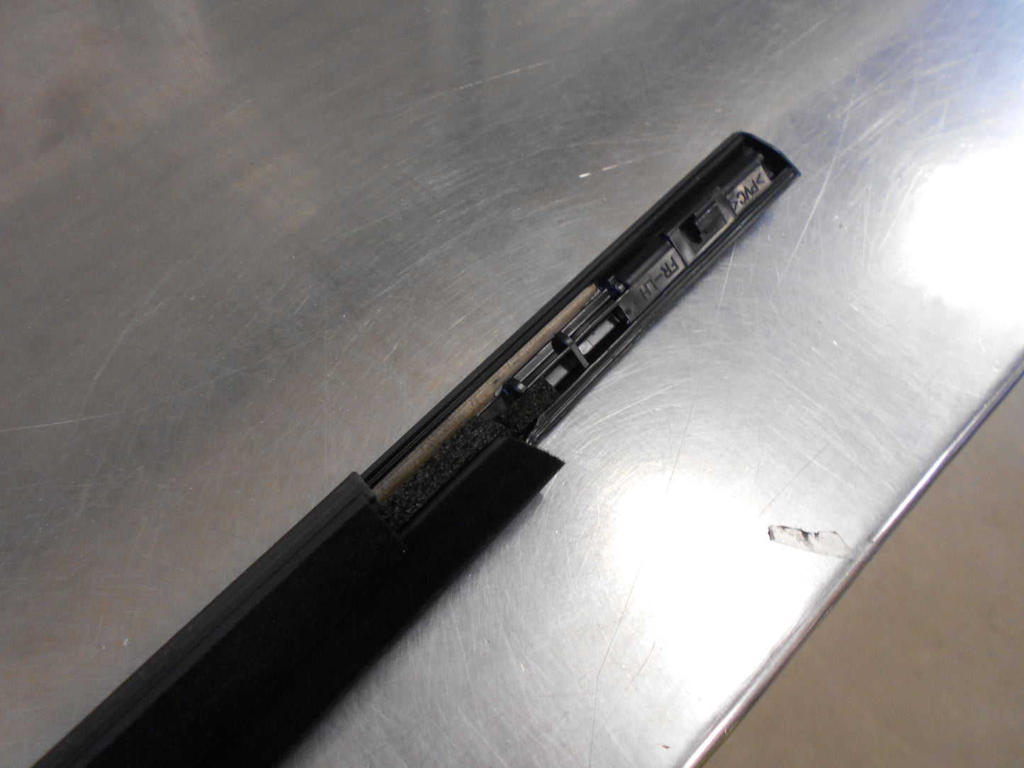 Nissan Juke Genuine Front Left Hand Door Belt Moulding New Part
