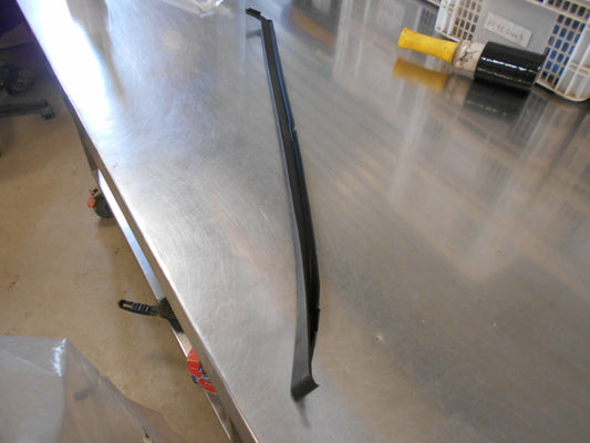 Holden Cascada Genuine Right Hand Windshield Side Moulding New Part