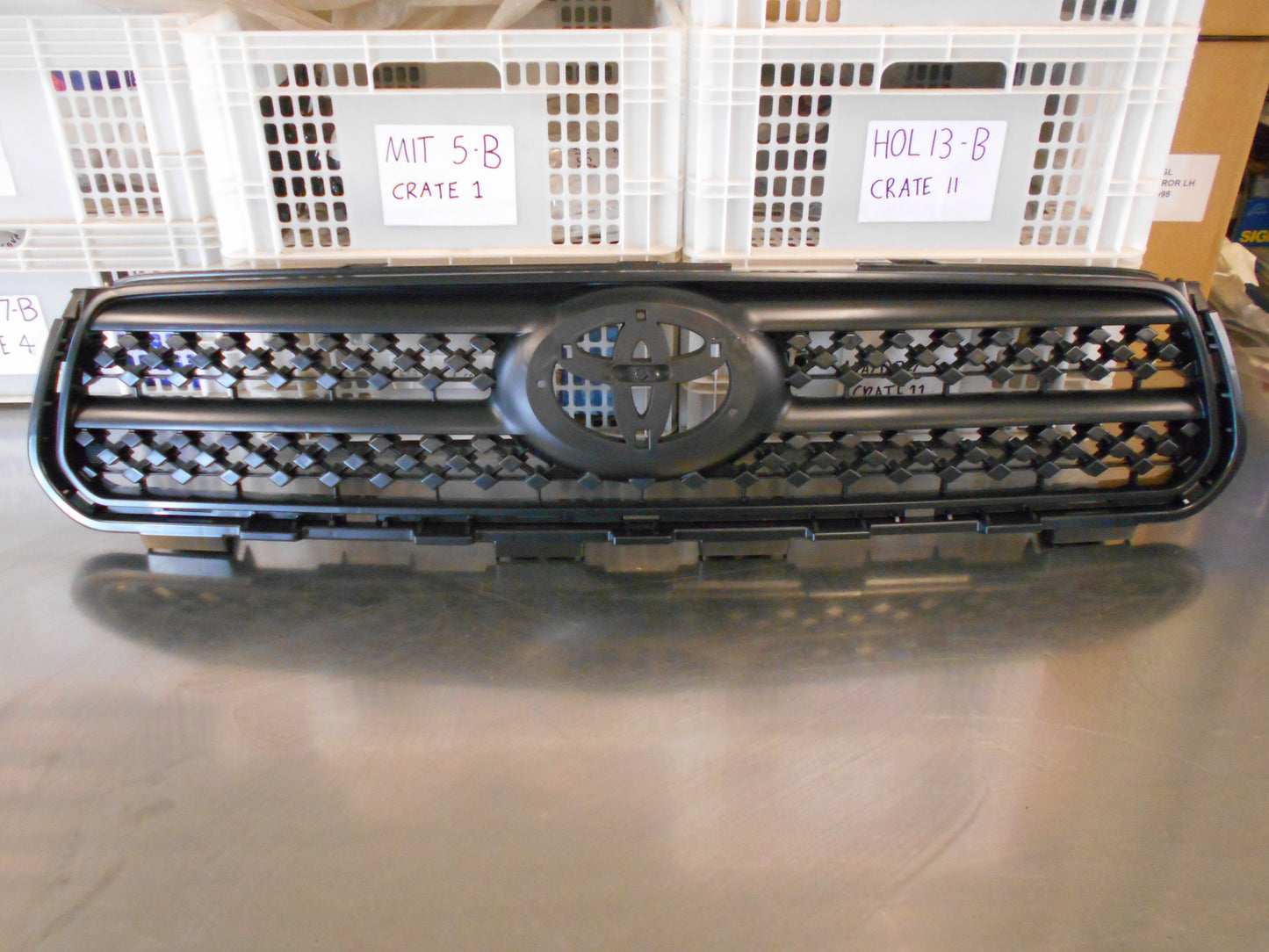 Toyota Rav4 Genuine Front Radiator Grille New Part