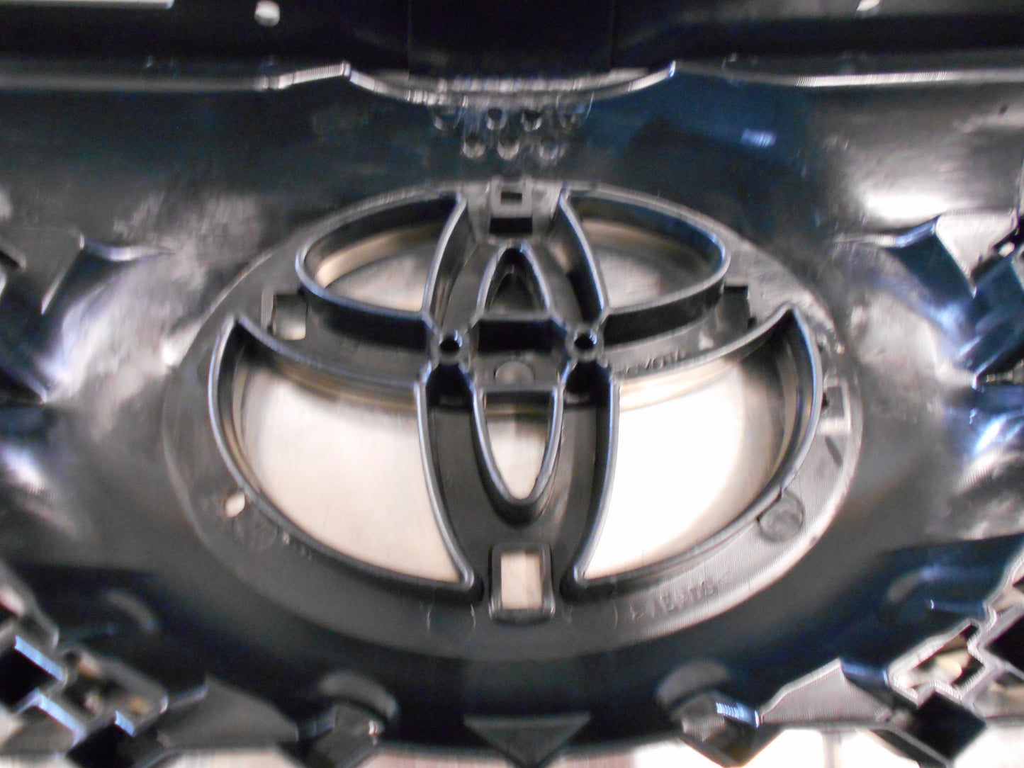 Toyota Rav4 Genuine Front Radiator Grille New Part