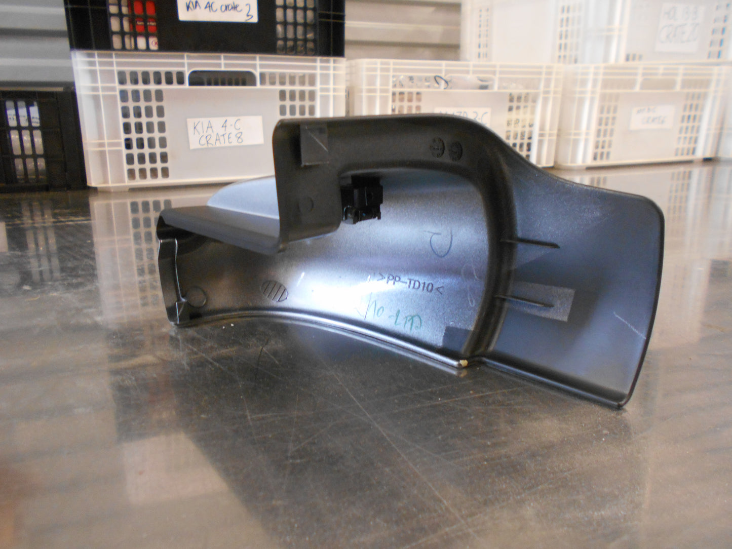 Nissan Navara D23 NP300 Genuine Right Hand Rear Side Step End Cap New Part