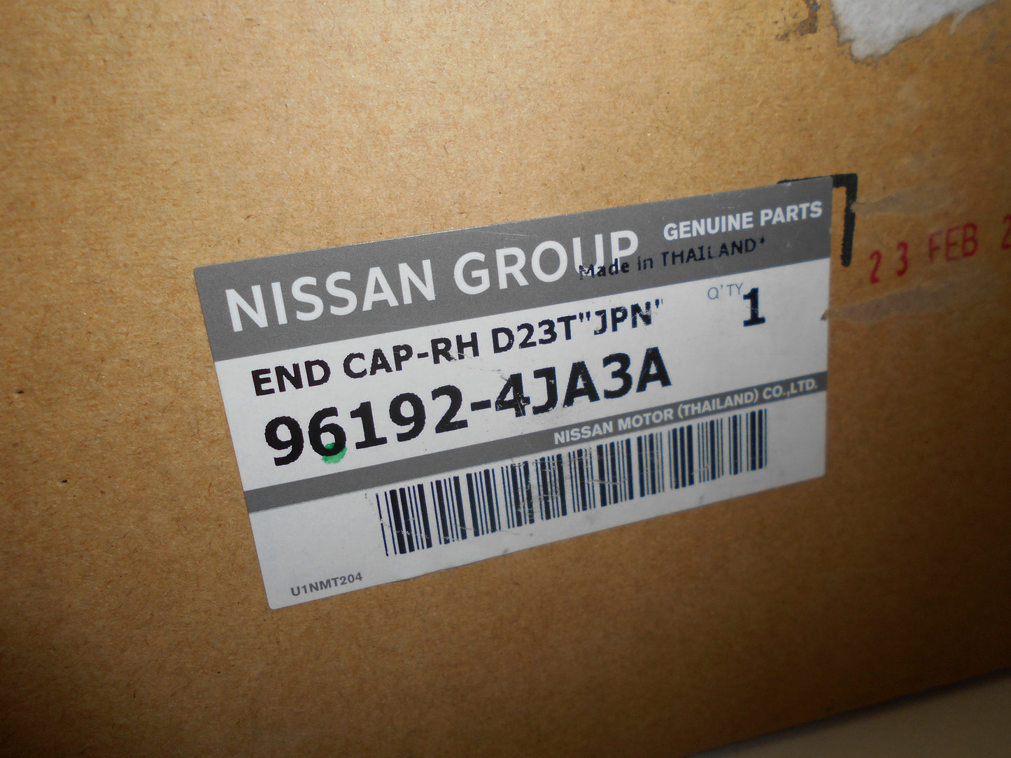 Nissan Navara D23 NP300 Genuine Right Hand Rear Side Step End Cap New Part