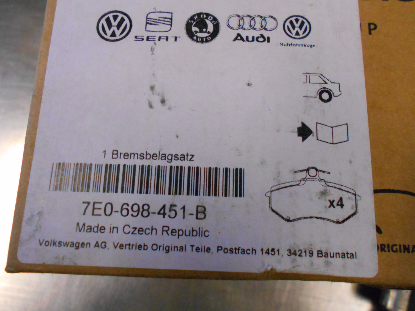 Volkswagen T5 Transporter/AUDI A4 Genuine Rear Brake Pad Set New Part