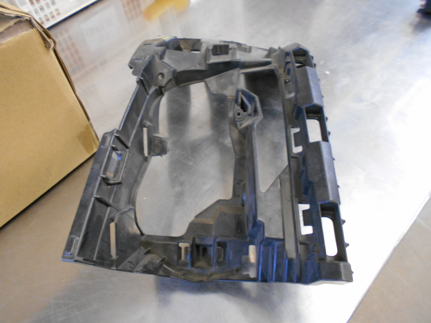 Volkswagen Polo 6R Genuine Front Left Hand Bumper Support Bracket New Part