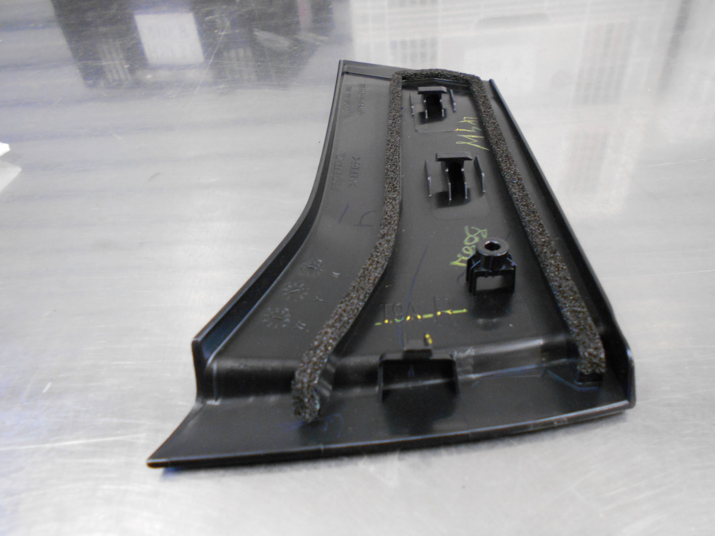 Honda Civic Genuine Rear Right Window Door Garnish Cover New Part