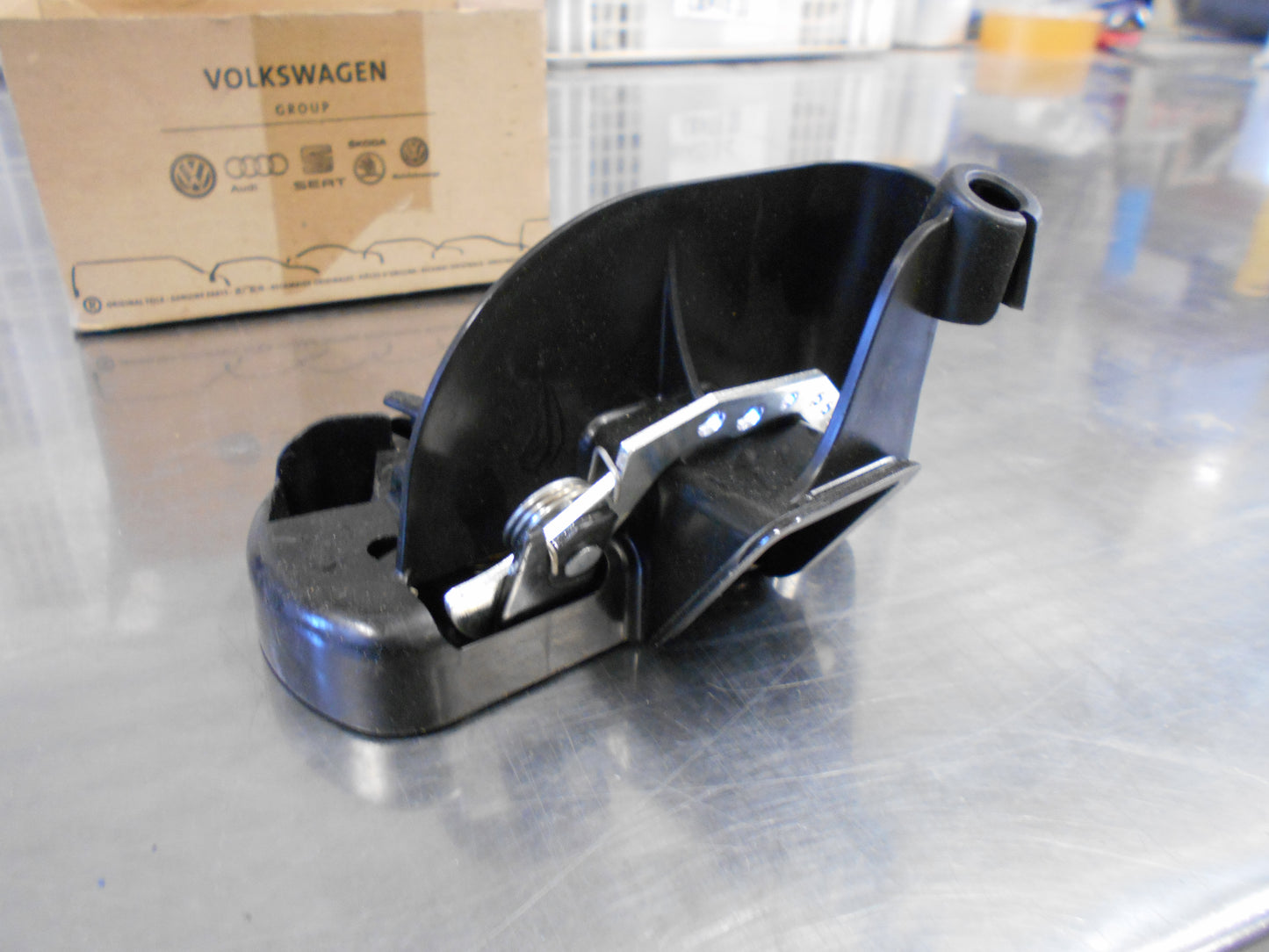 Volkswagen Transporter T5 Genuine Left Hand Sliding Door Latch New Part