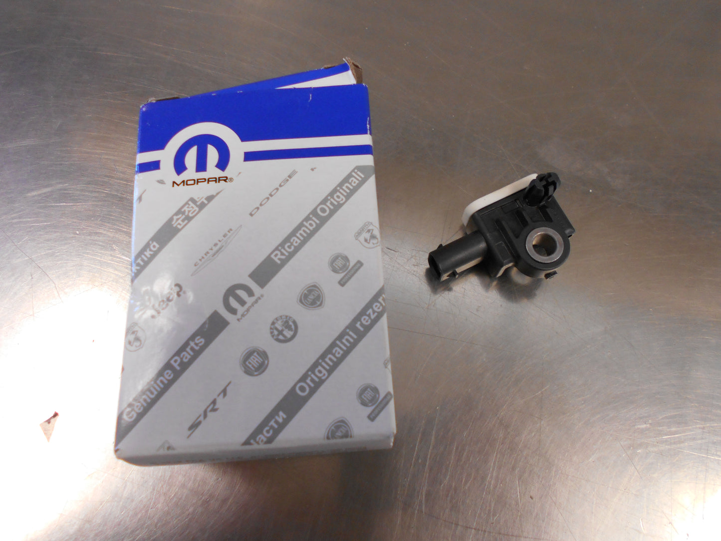 Jeep Grand Cherokee Genuine Front Acceleration Sensor New Part