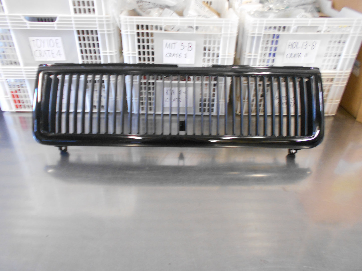 HOLDEN JACKAROO Genuine Black Grille New Part
