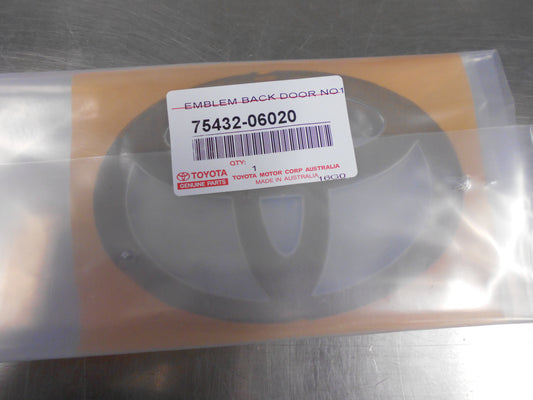 Toyota Aurion / Camry Genuine Radiator Grille Emblem New Part