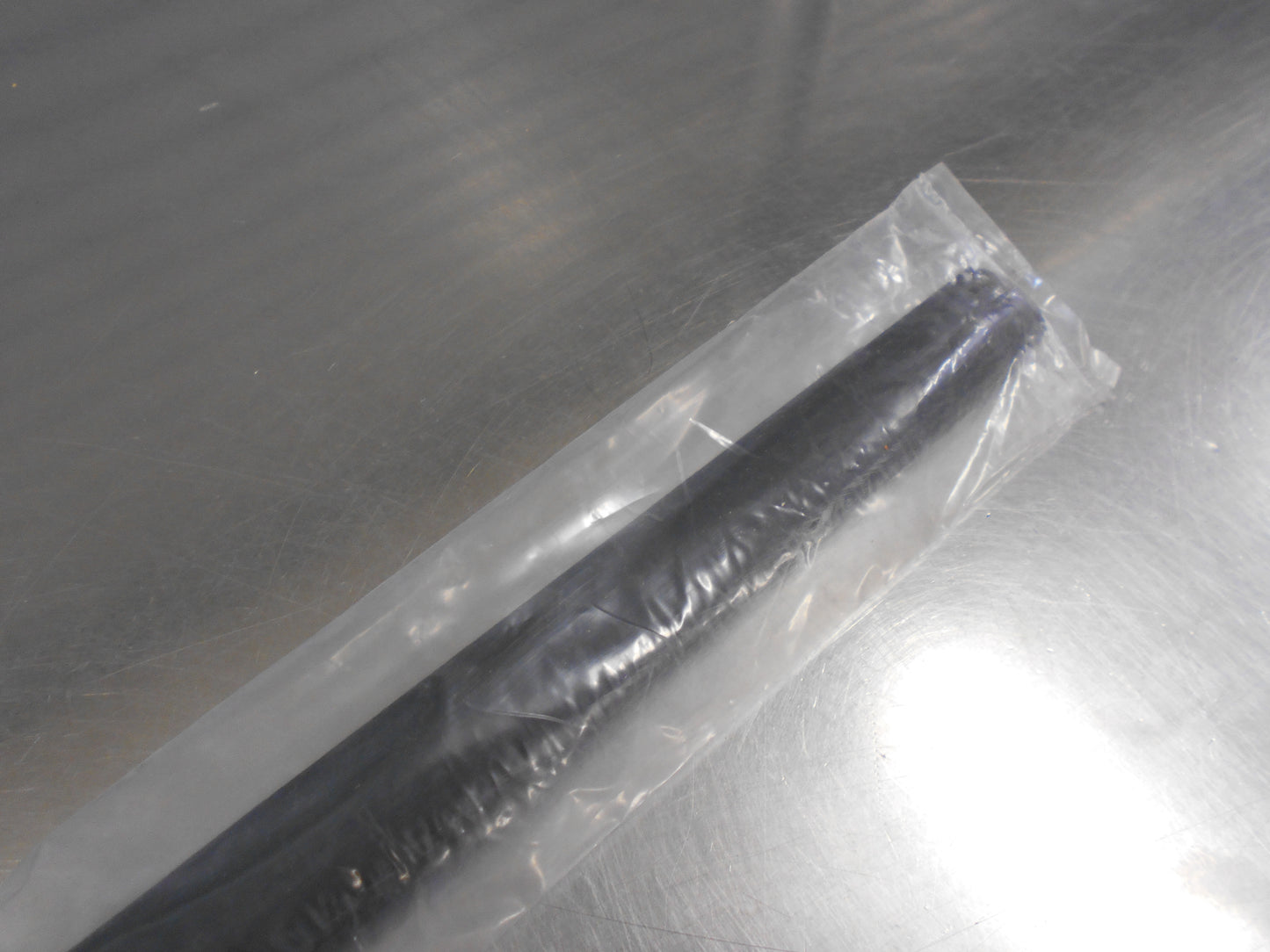 Holden VT VX VY VZ Commodore Genuine Right Hand Front Outer Door Weathershrip Belt New Part