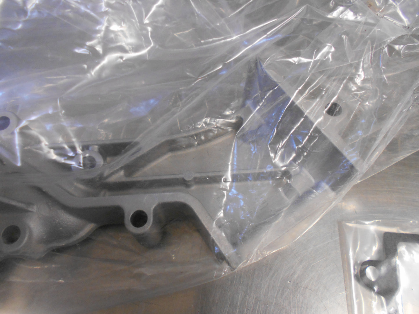 GMB Water Pump Suitable For Nissan Navara/Pathfinder/Elgrand New Part