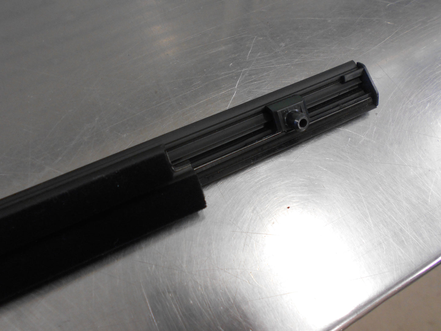 TOYOTA PREVIA, TARAGO Genuine Right Hand Rear Door Glass Weatherstrip New Part