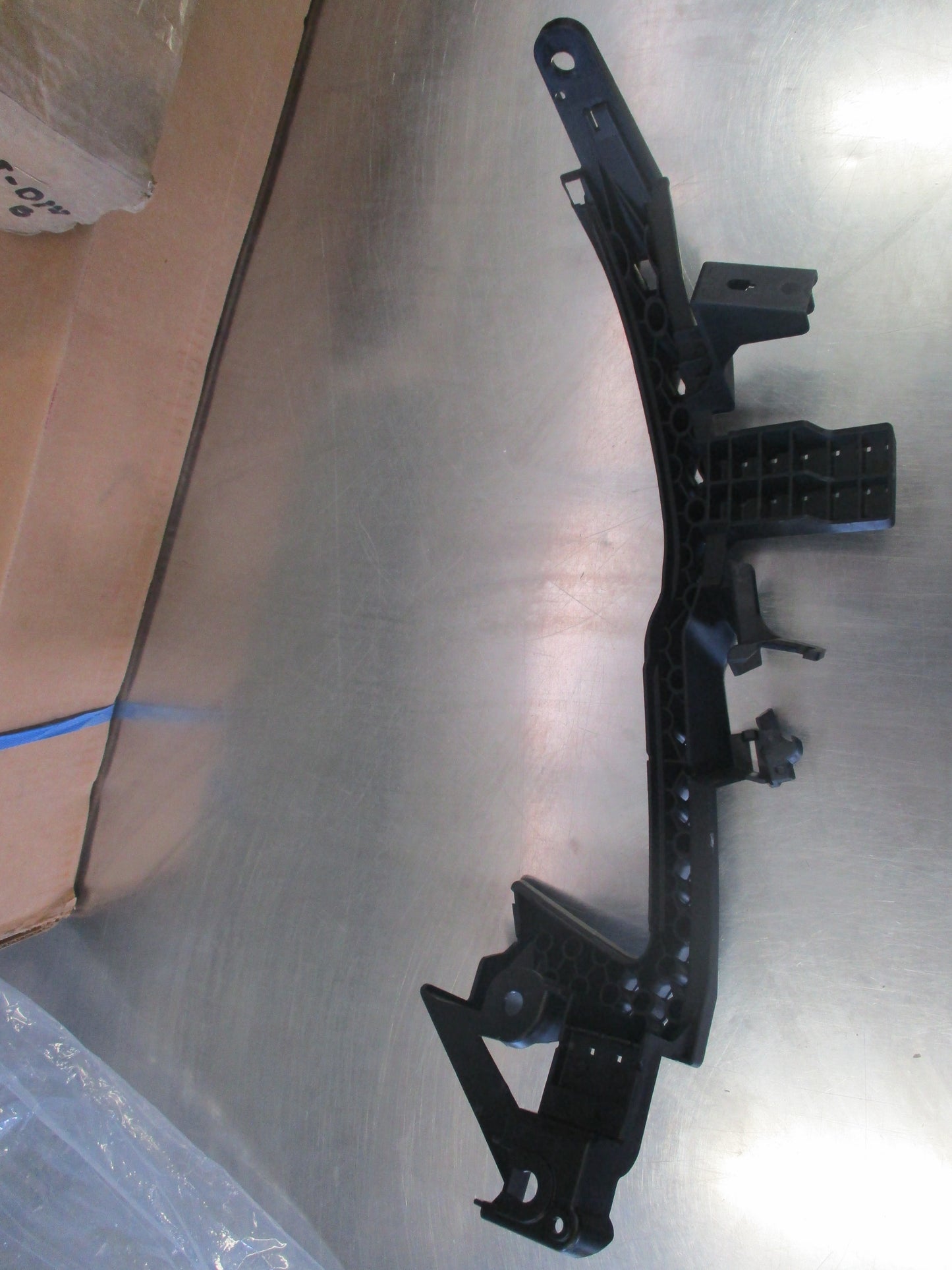 Subaru Forester Genuine Front Right Corner Bumper Bracket New Part