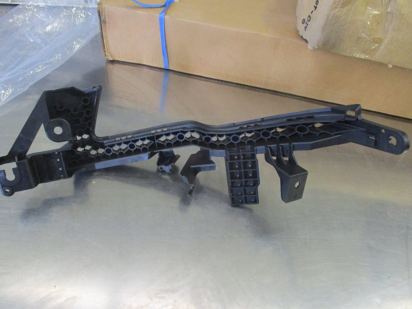 Subaru Forester Genuine Front Right Corner Bumper Bracket New Part