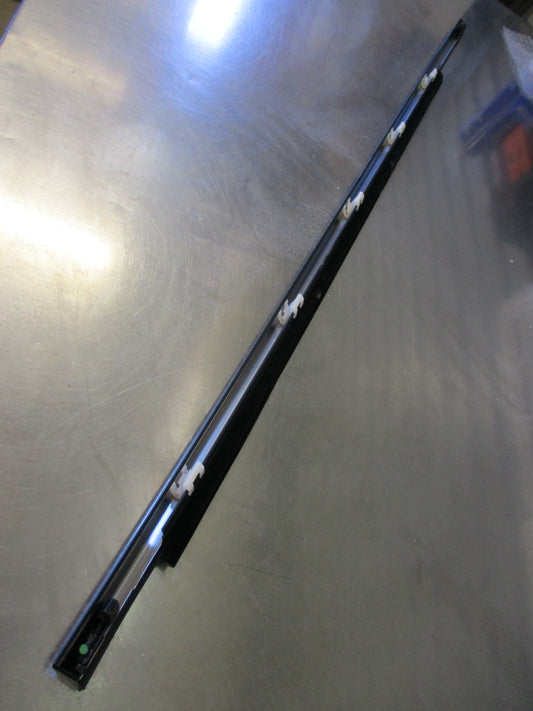 Toyota Camry Genuine Right Hand Front Door Belt Molding New Part