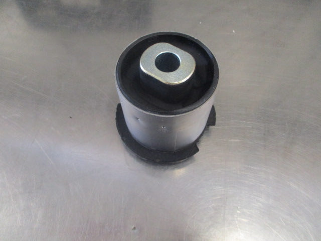 Land Rover Discovery Genuine Control Arm Bush New Part