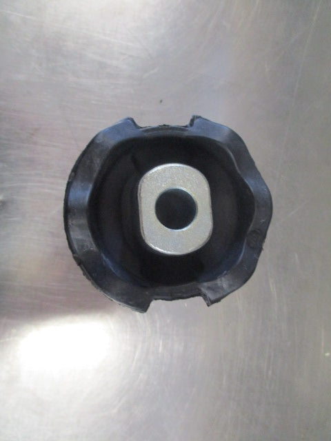Land Rover Discovery Genuine Control Arm Bush New Part