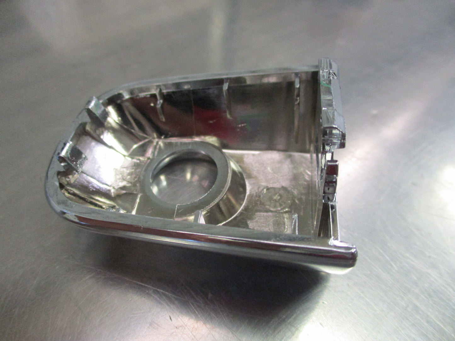 Mitsubishi ML/MN Triton/Pajero Sport Genuine Right Hand Front Door Handle Cover New Part