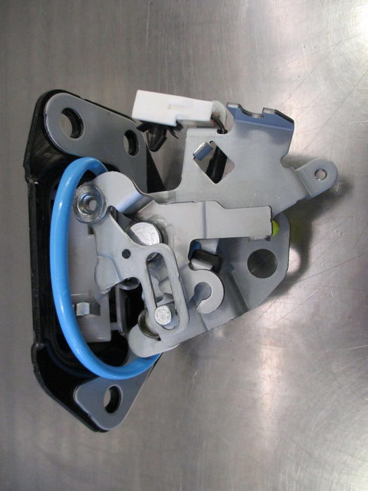 Nissan Tiida Genuine Boot Lock Assembly New Part