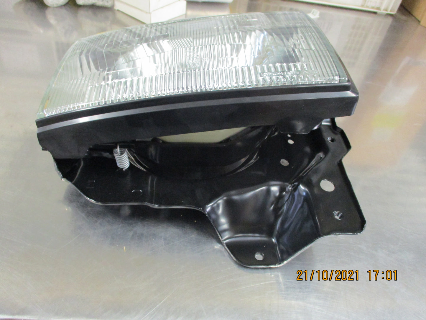 Isuzu/Holden Jackaroo Genuine Front Right Headlight New Part