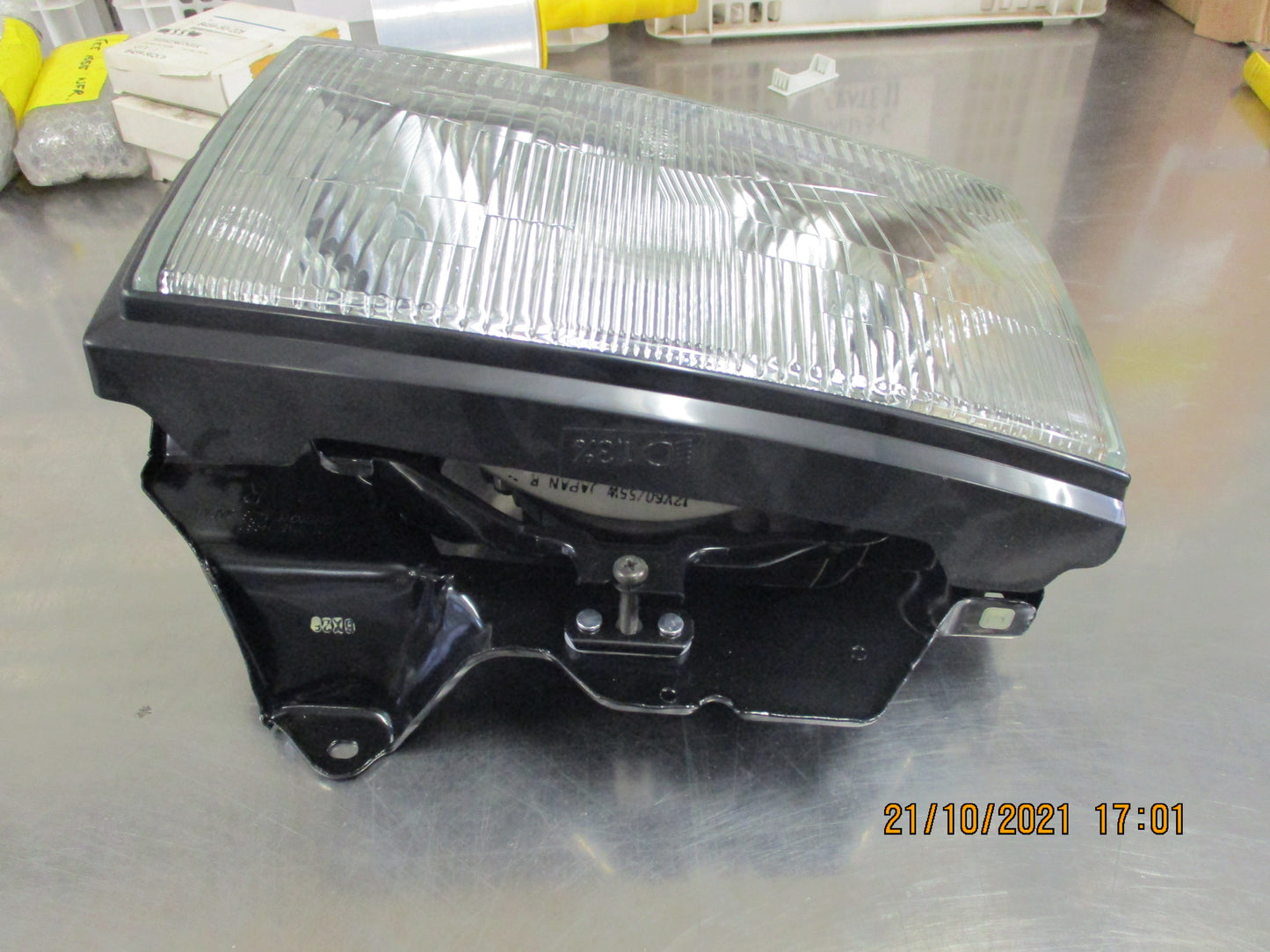 Isuzu/Holden Jackaroo Genuine Front Right Headlight New Part