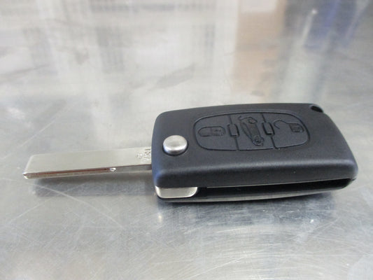 Peugeot 207SW/308SW Genuine 3 Button Transponder Remote and Key New Part