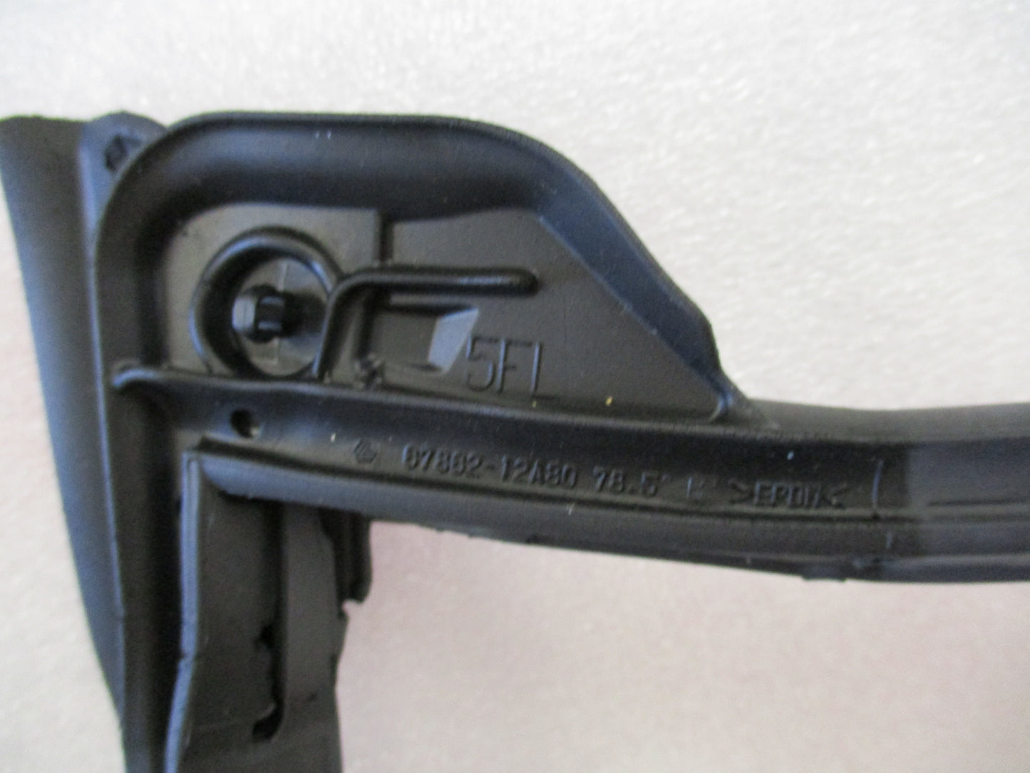Toyota Corolla Genuine Left Front Door Weatherstrip New Part