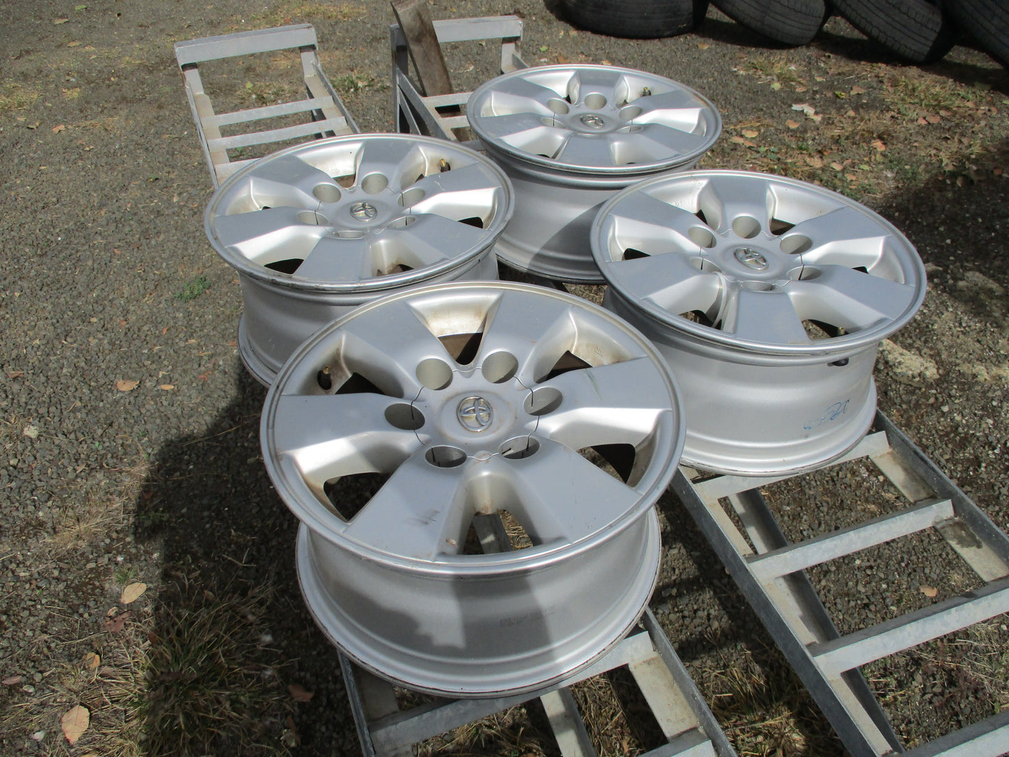 Toyota Hilux SR5 Genuine Alloy Rims 15x7 Set 4 Used Part VGC With Caps & Wheel Nuts
