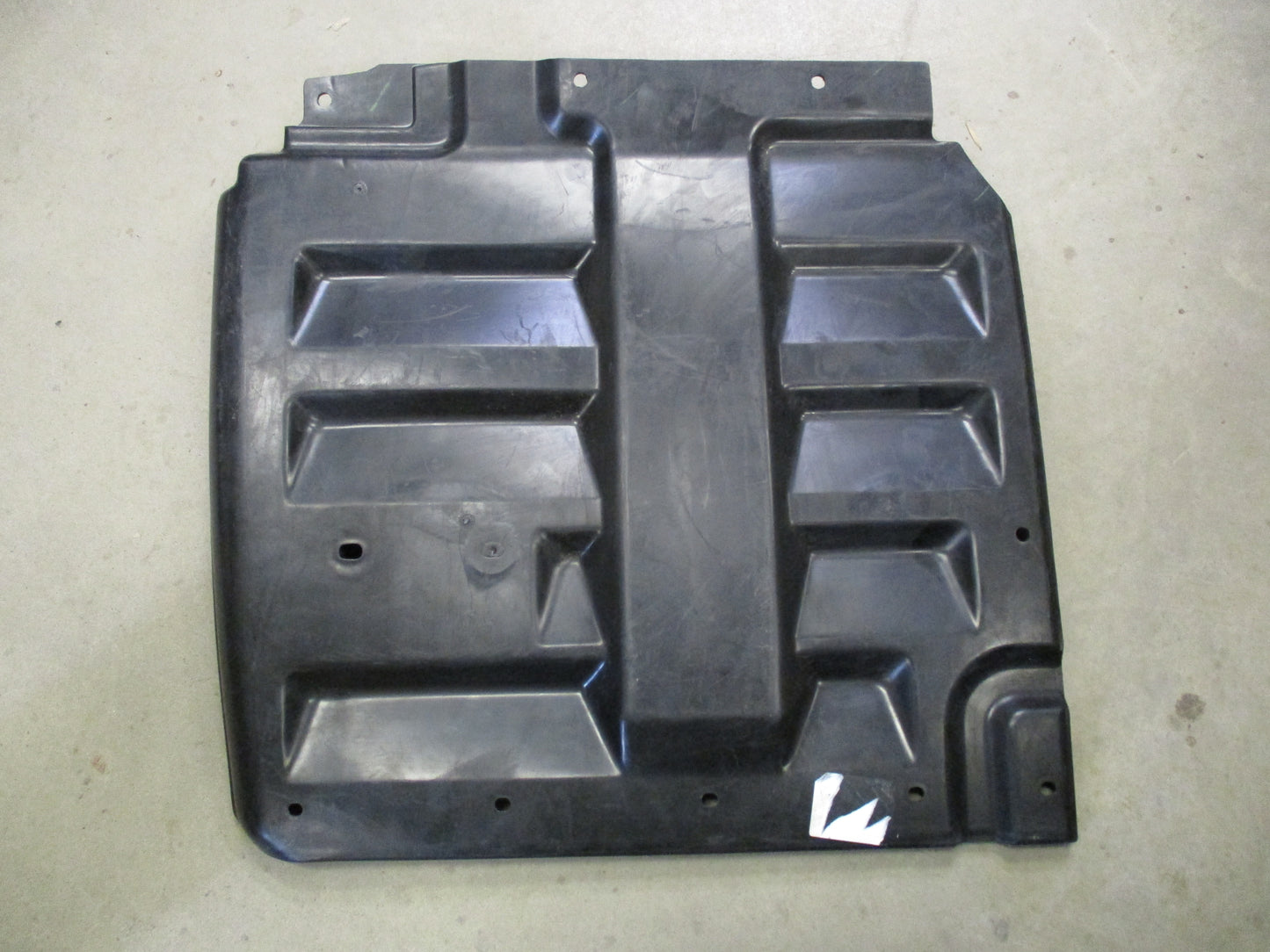 Isuzu Truck Genuine Rear Left Mud Guard New Part