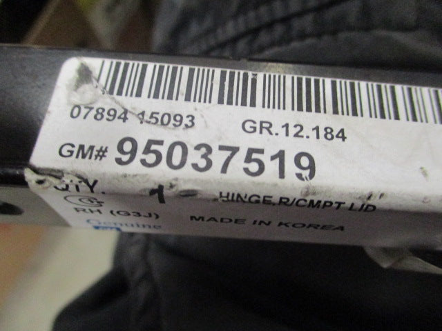 Holden JG/JH Cruze Genuine Right Hand Rear Boot Lid Hinge New Part