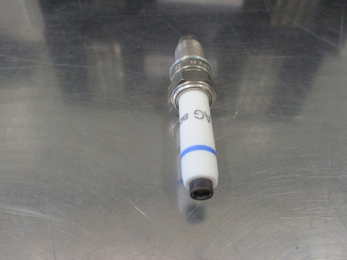 Volkswagen Polo/Golf/Skoda Genuine Spark Plug New Part
