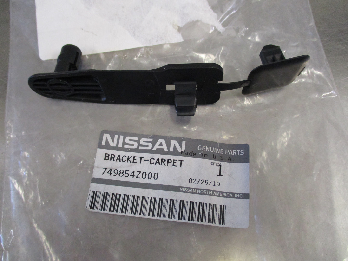 Nissan Various Models Genuine Front Carpet Bracket New Part
