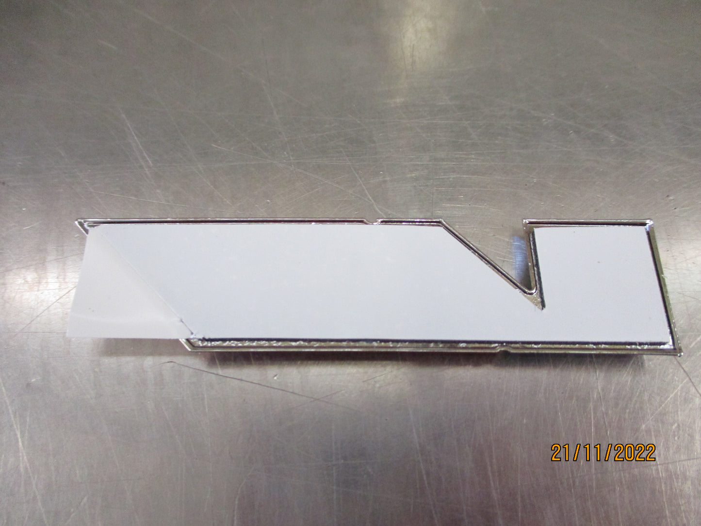 Holden VE SS-SSV Commode Genuine Chrome Emblem And Red V-Flag New Part
