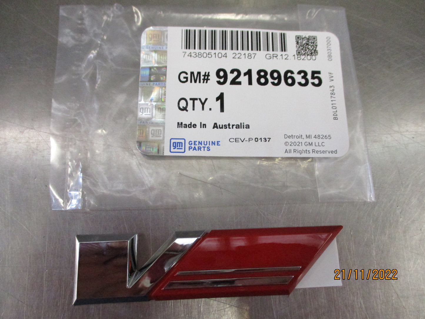 Holden VE SS-SSV Commode Genuine Chrome Emblem And Red V-Flag New Part