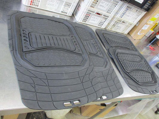 Stonewall Universal Heavy Duty Rubber Floor Mat Set of 4 New Part
